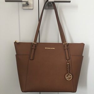 Michael Kors Jet Set Top-Zip Saffiano Leather Tote